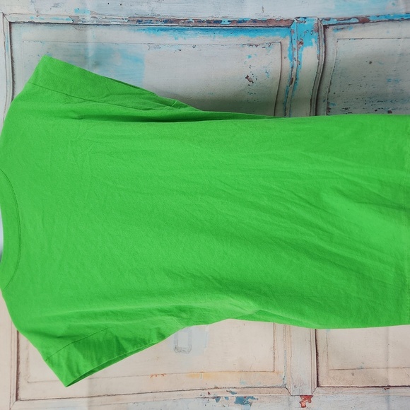 FRAME Denim Le High Rise V Neck Bright Peridot Green Organic Cotton T-Shirt - Picture 5 of 8